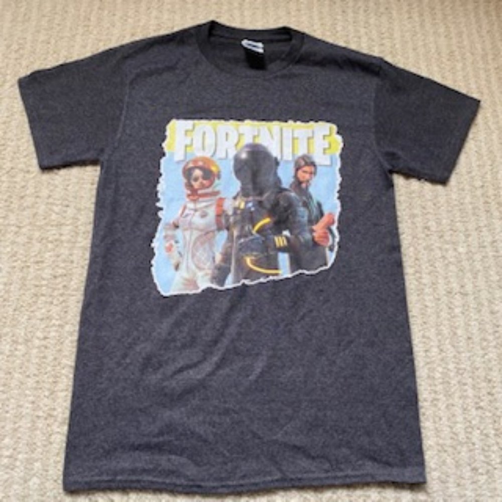 NWOT Fortnite Tshirt E3